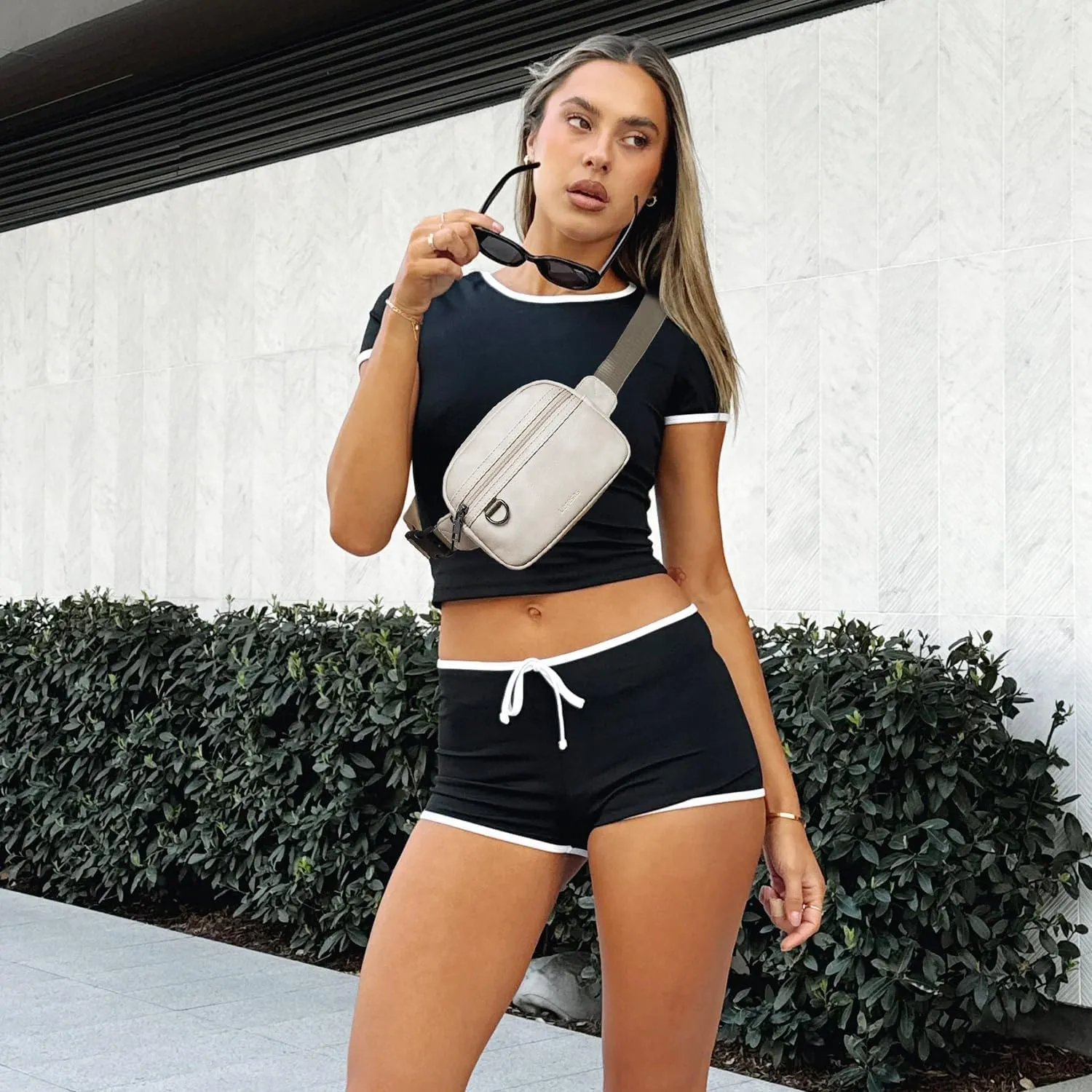 2L Fanny Packs for Women Crossbody Belt Bag Faux Leather Chic Waist Sling Bag Waterproof Running Travel Light Grey