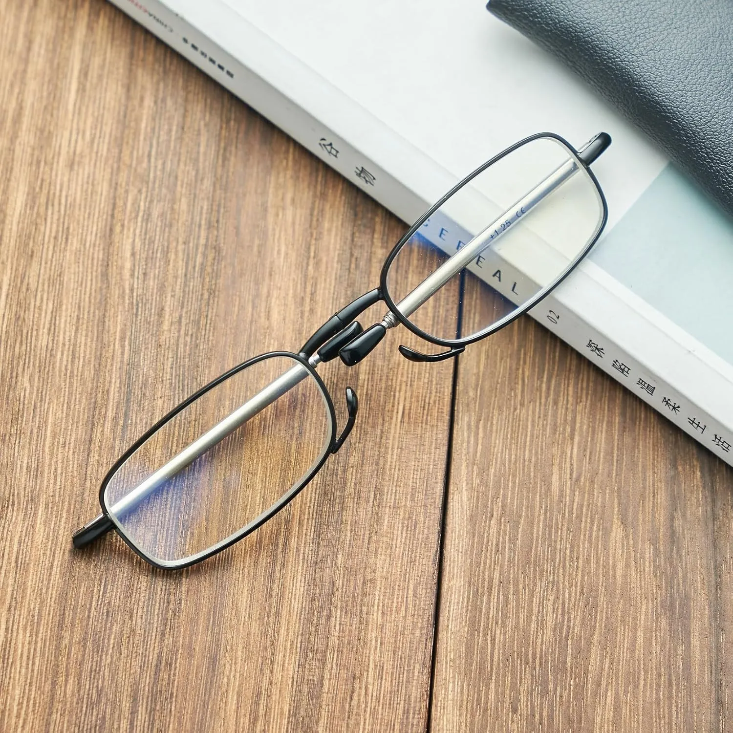 4 Pack Compact Reading Glasses Pocket Foldable Readers for Women Men