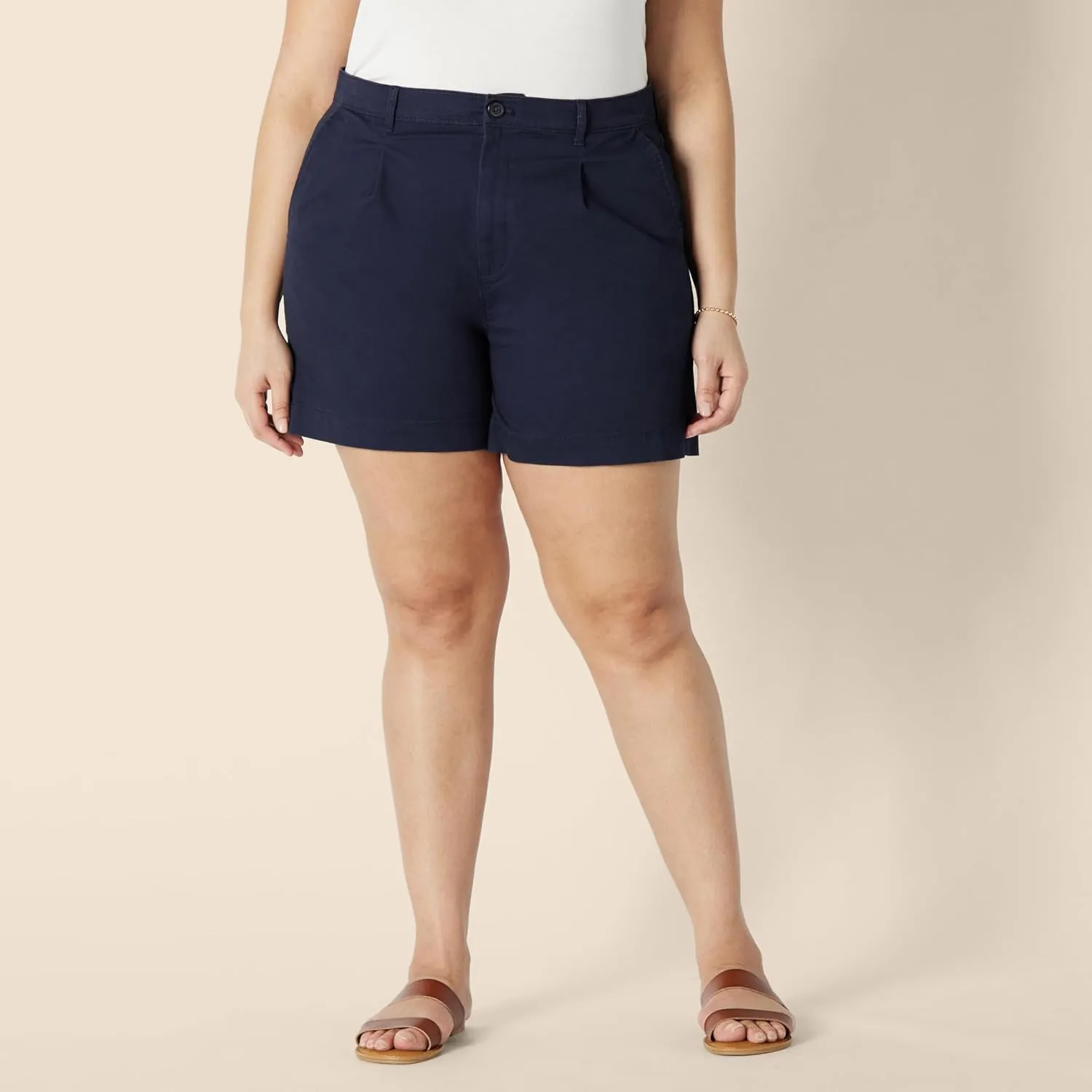 Amazon Essentials Women's High-Rise Relaxed-Fit Elastic Back Short