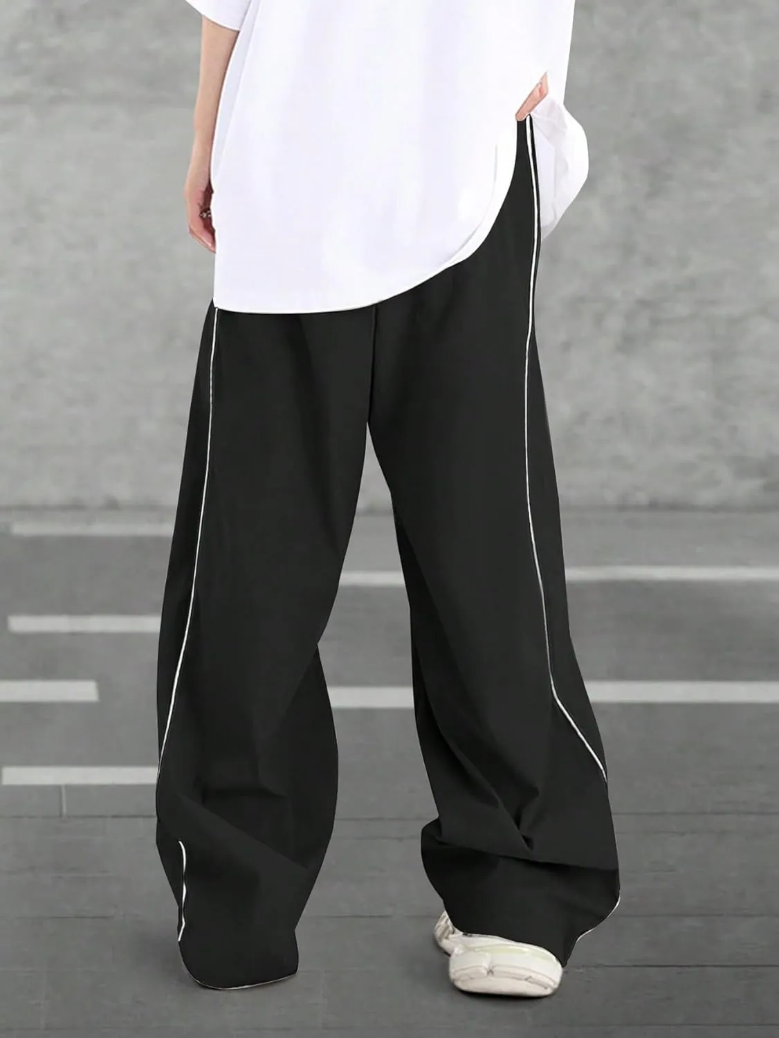 GORGLITTER Men's Baggy Track Pants Y2K Drawstring Elastic Waist Wide Leg Parachute Pants