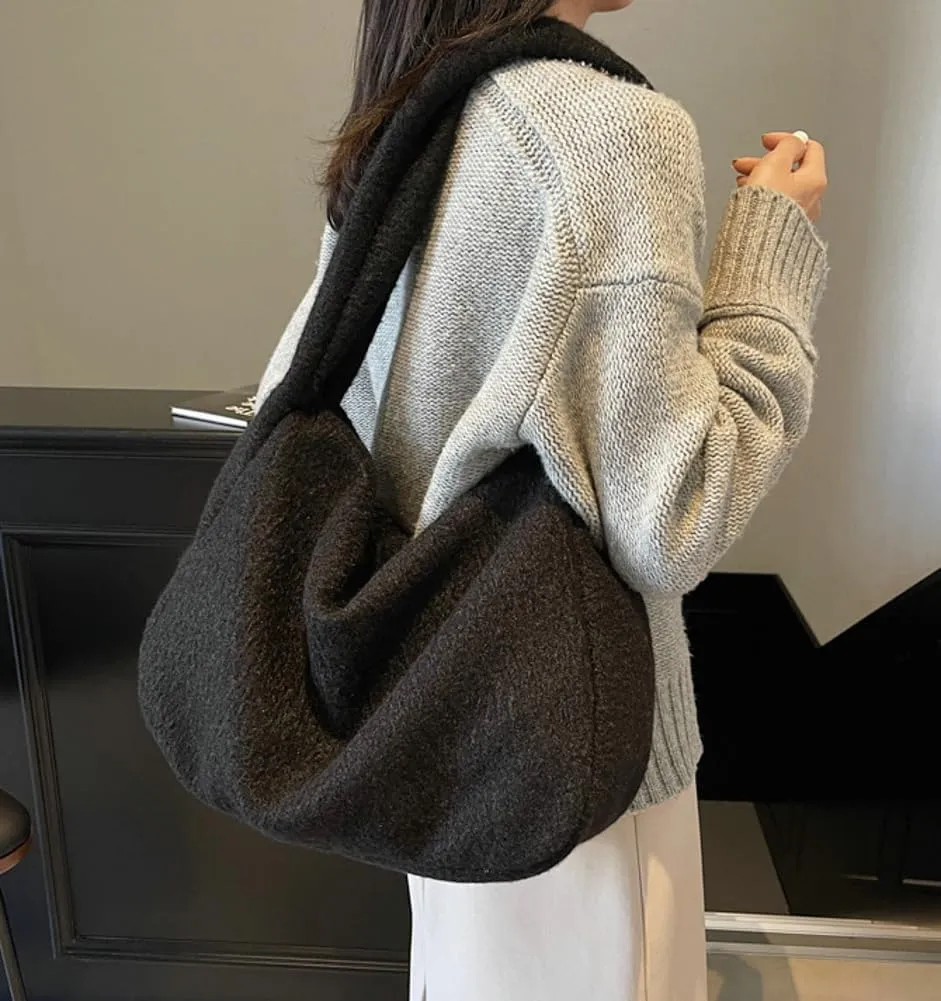 Hobo Bags for Women Fuzzy Bag Slouchy Bag Large Capacity Tote Bag Casual Trendy Bag Soft Shoulder Bag Commuter Tote