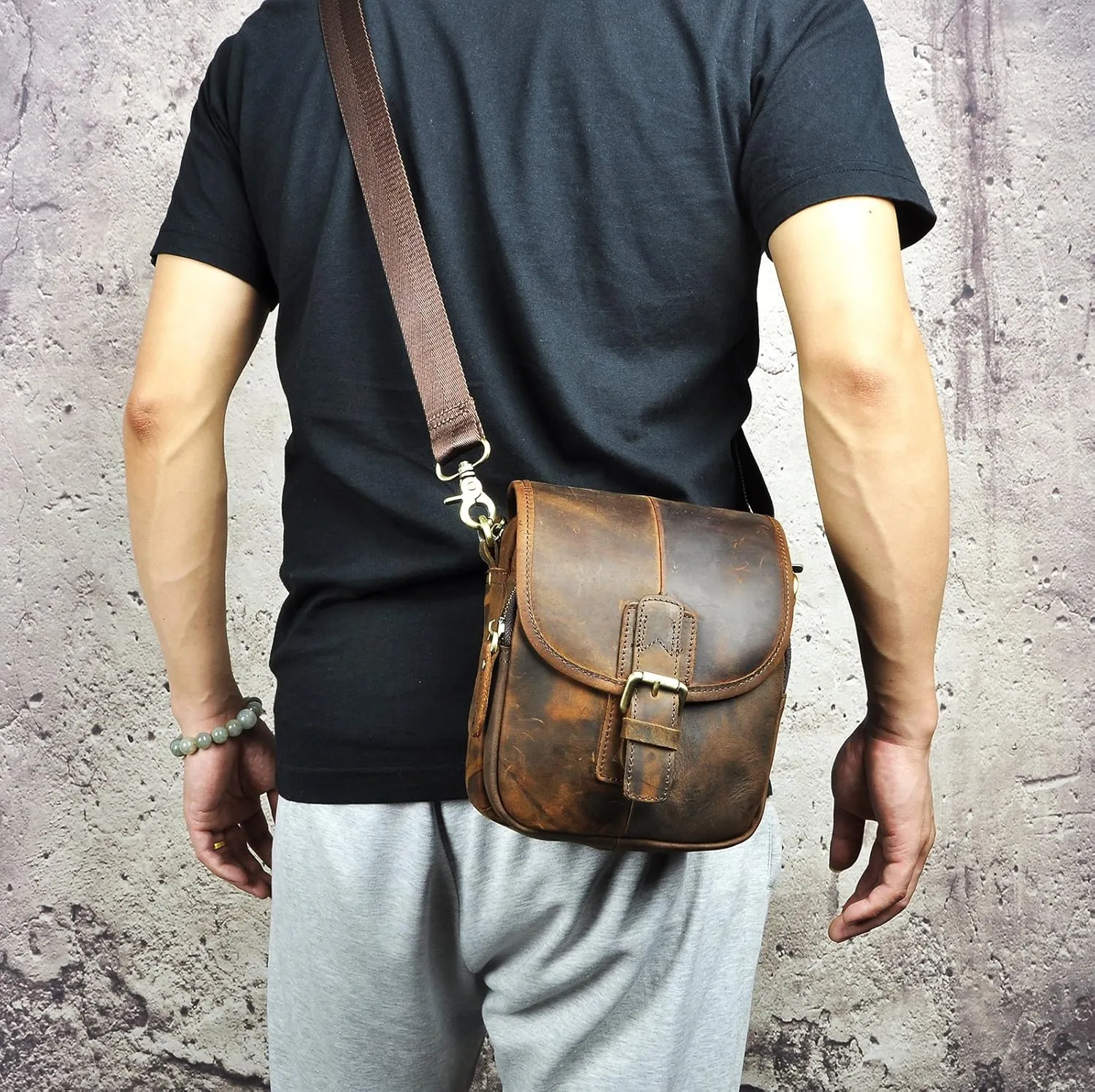 Le'aokuu Men Leather Fashion Mini Messenger Crossbody Bag Designer Hook Organizer Waist Belt Bag Pack Cigarette Case
