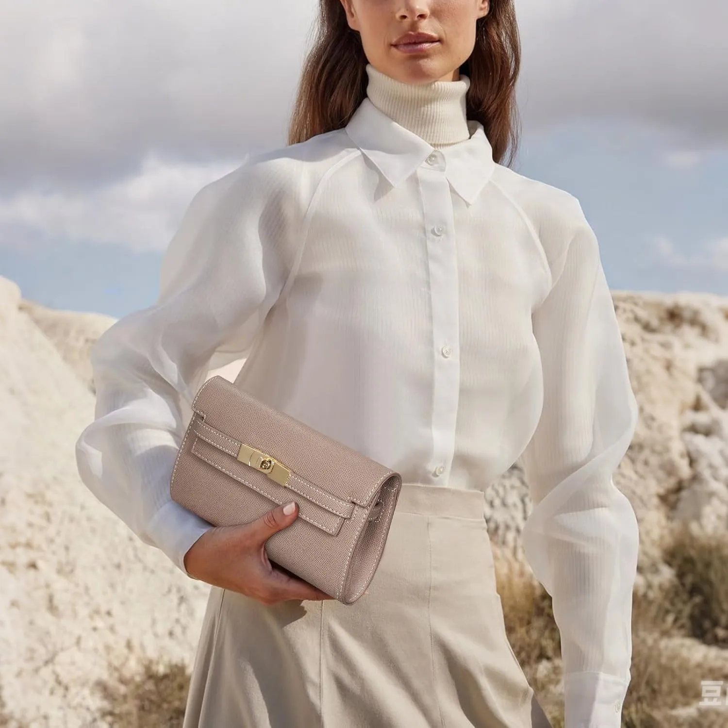 Mini Clutch Purse Vegan Leather Crossbody Bag for Women Small Shoulder Bag Designer Handbag with Strap