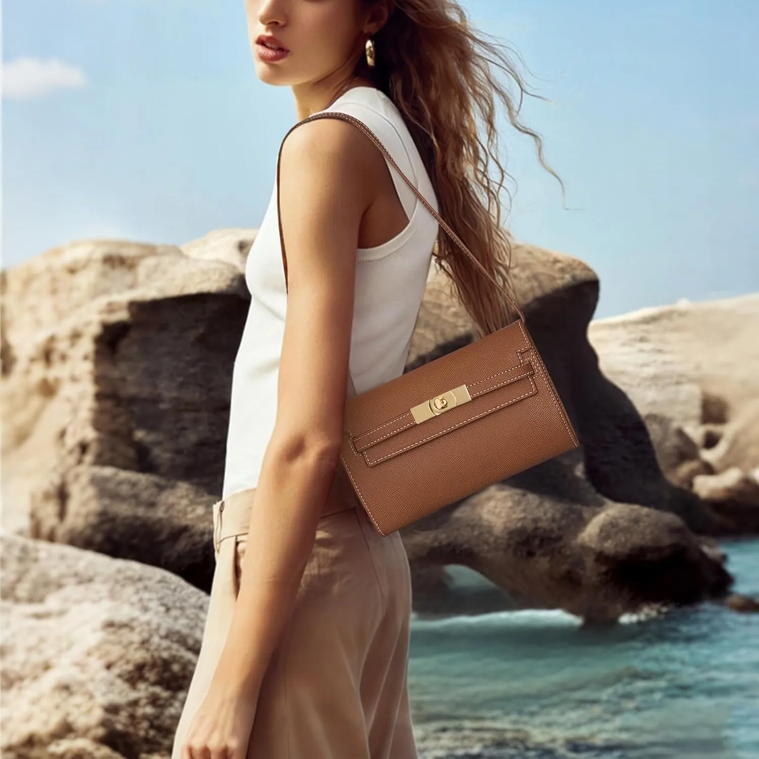 Mini Clutch Purse Vegan Leather Crossbody Bag for Women Small Shoulder Bag Designer Handbag with Strap