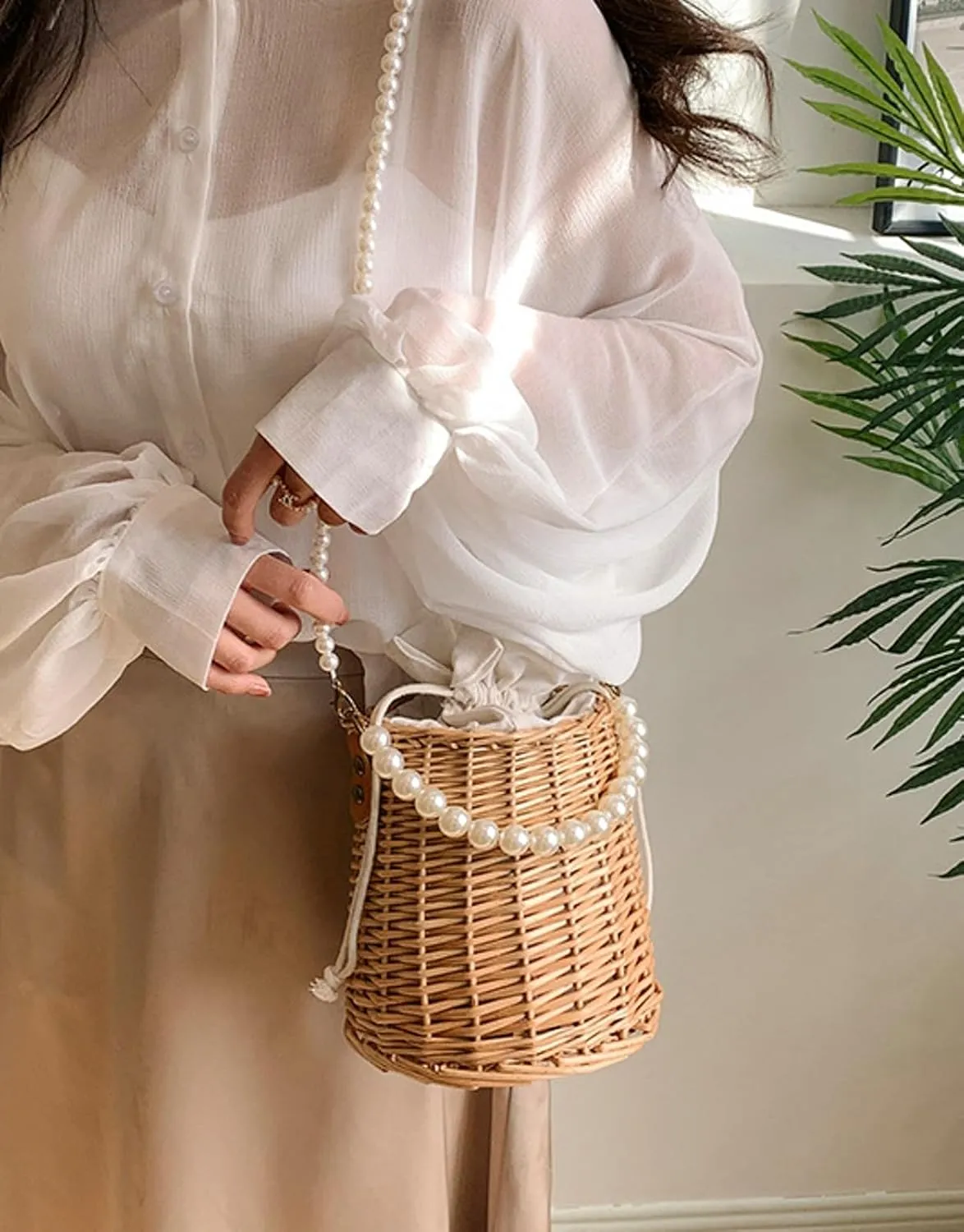 Pearl Crossbody Bucket Handbag Handwoven Mini Straw Basket Vintage Beach Bag Satchel Style Travel Vacation Daily Use