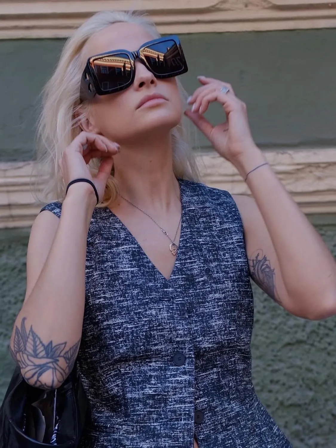 PORADAY Fashion Large Square Sunglasses for Women Men Trendy Black Thick Frame Luxury Designer Sun Glasses Modern Big Frame