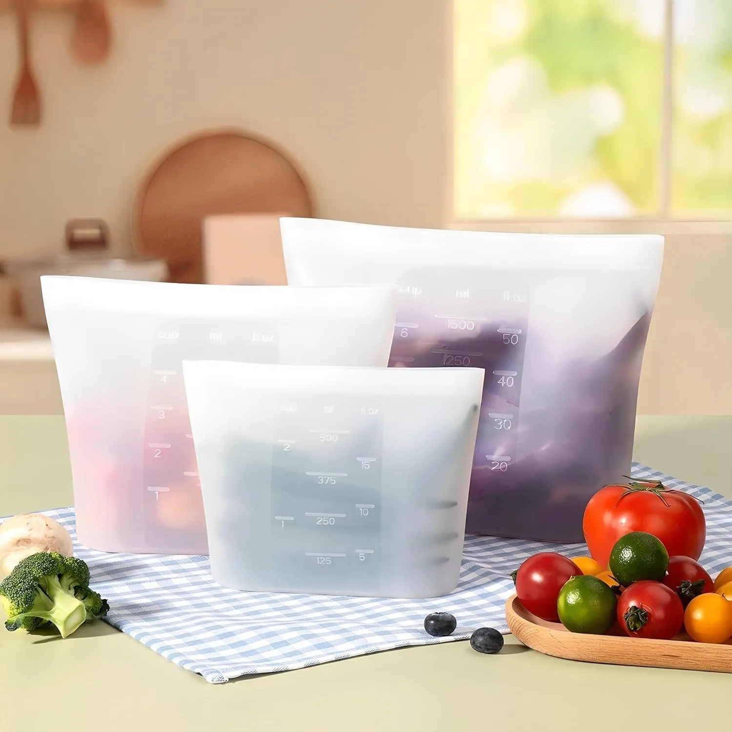 Reusable Snack Bags, 4 Pack, Stand Up 100% Silicone Reusable Storage Bag, Ziplock Silicone Food Storage Containers Snack Size, Freezer Microwave Oven Dishwasher Safe, Translucent, 16oz