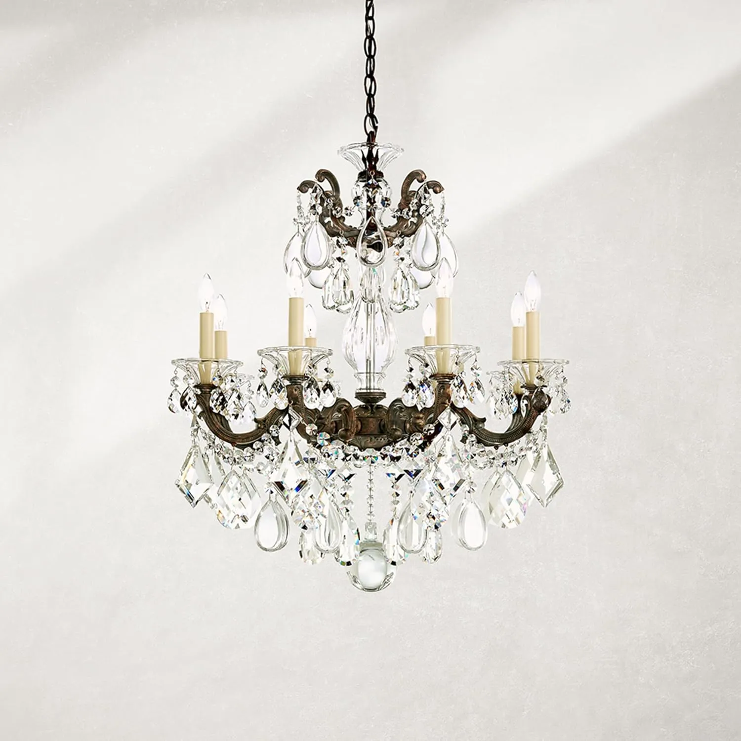 Signature 5073-26R, La Scala 8 Light 25in x 28.5in Chandelier in French Gold with Clear Radiance Crystals