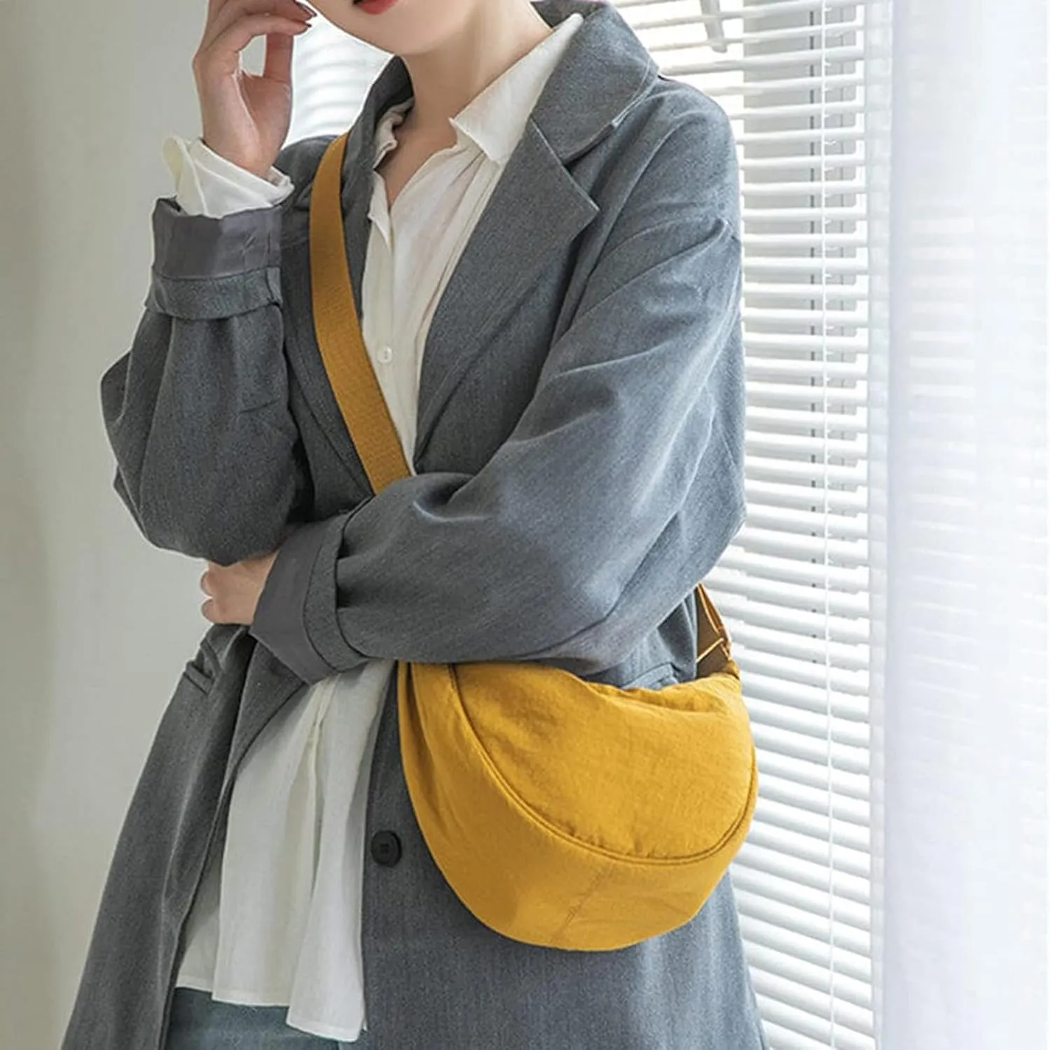 Simple Women Dumpling Crossbody Bag Nylon Crescent Bag Small Sling Crossbody Bag Stylish Shoulder Bag Purse Handbag