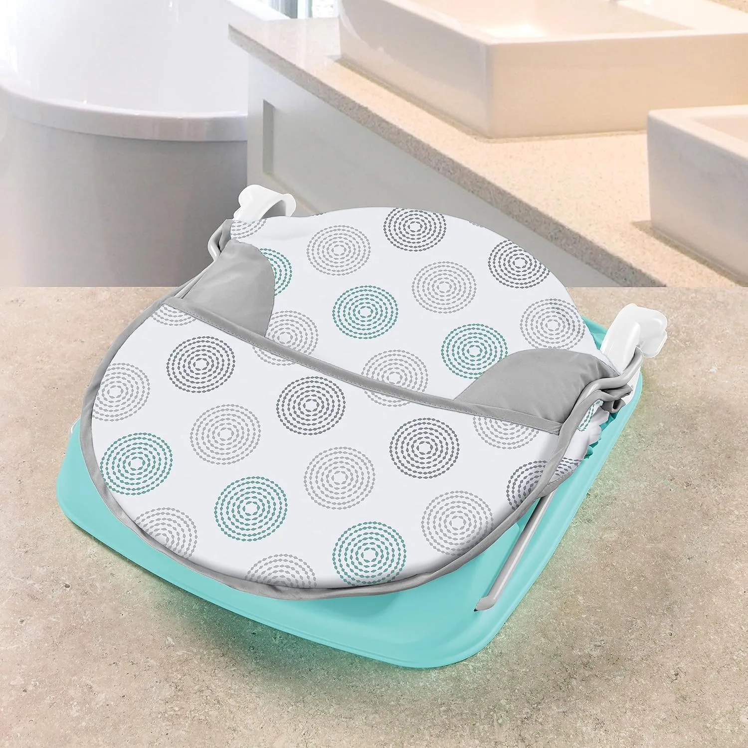 Summer Infant Deluxe Baby Bath Seat, Adjustable Support for Sink or Bathtub, Includes 3 Reclining Positions - Dashed Dots