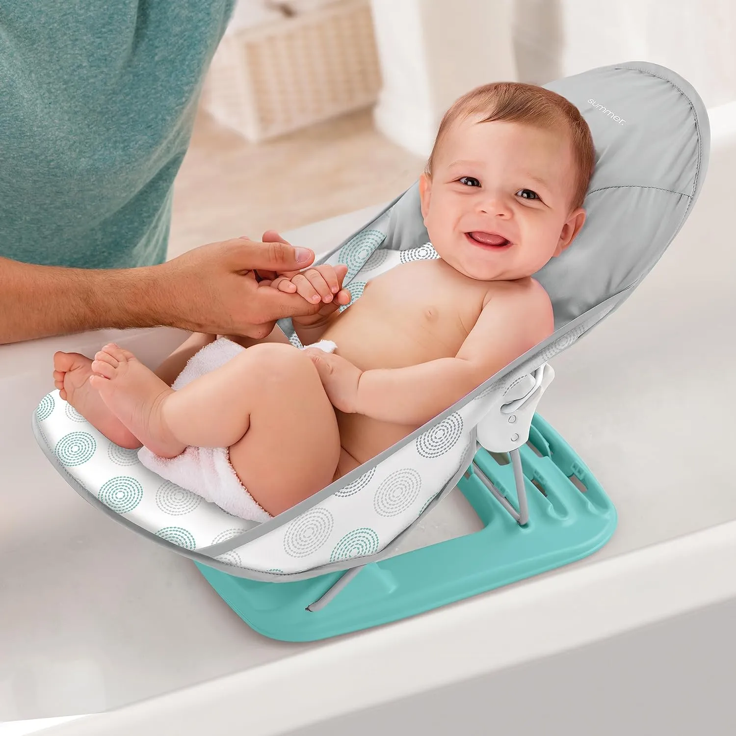Summer Infant Deluxe Baby Bath Seat, Adjustable Support for Sink or Bathtub, Includes 3 Reclining Positions - Dashed Dots
