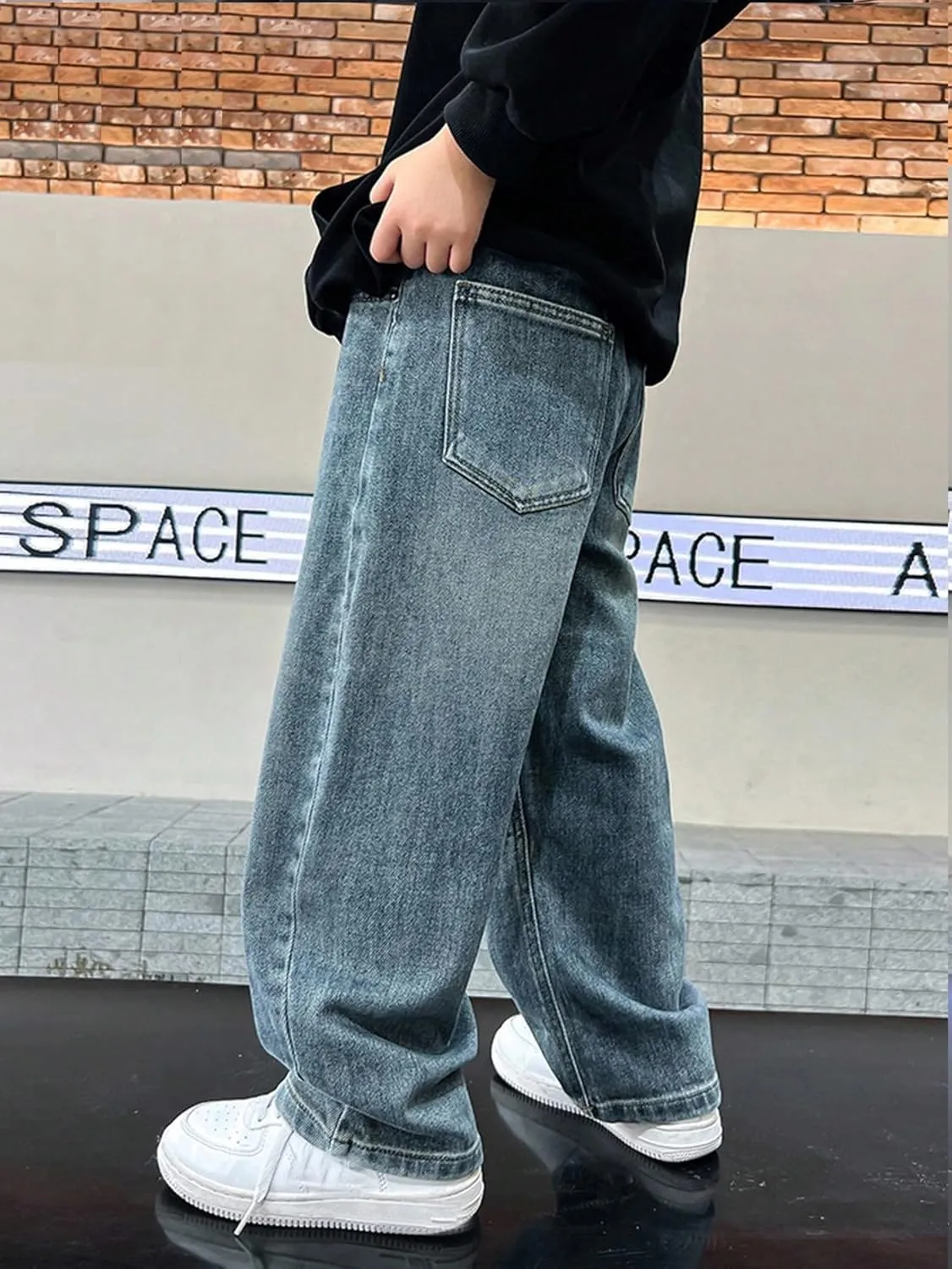 Verdusa Boy's Casual Straight Leg Baggy Jeans Elastic Waist Loose Denim Pants with Pockets