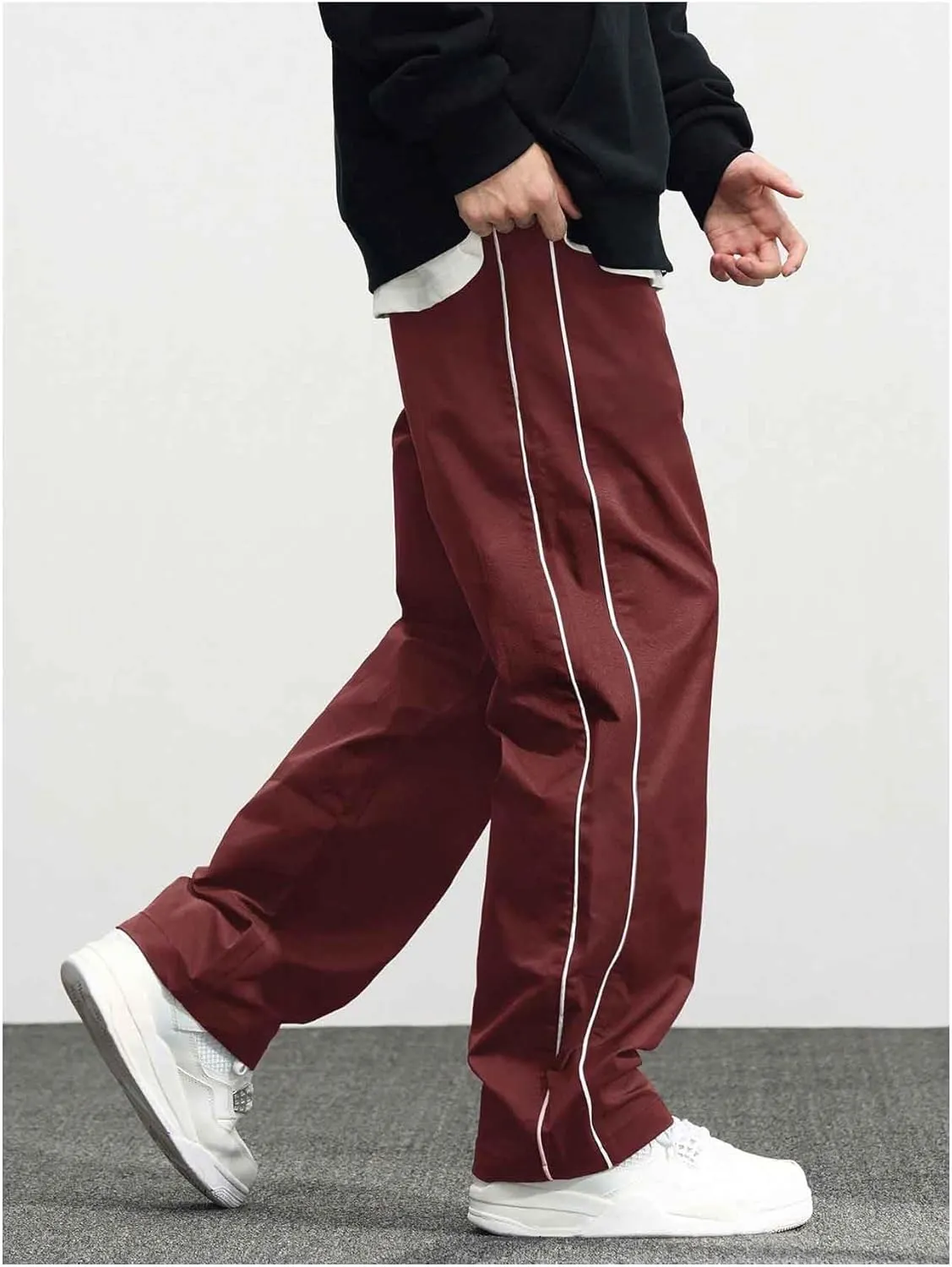 Verdusa Men's Track Pants Straight Leg Acitve Streetwear Elastic Waist Parachute Pants with Pockets