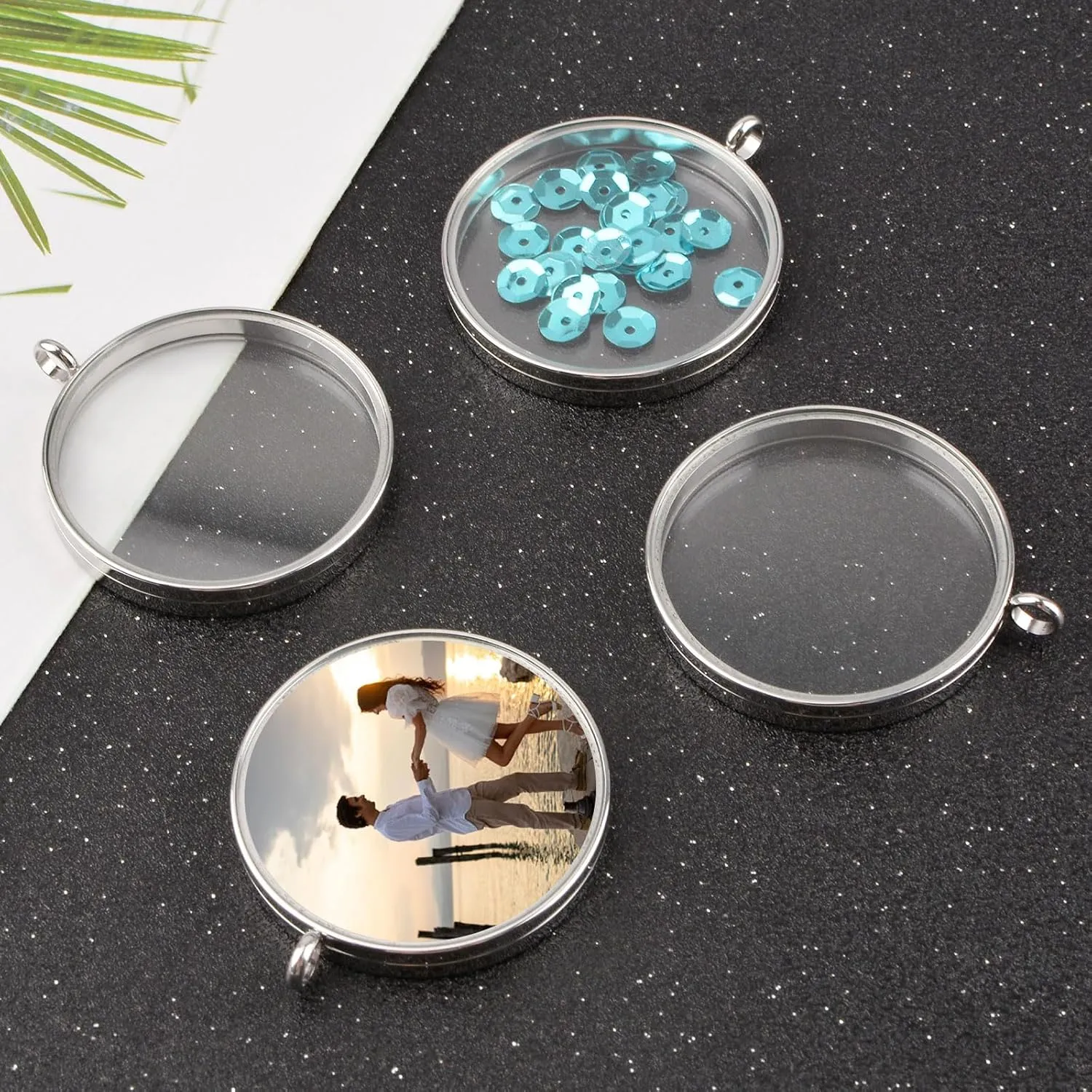 WANDIC Silver Photo Charms, 4 Pcs Screw Thread Round Memory Locket Pendants, Bridal Wedding Bouquet Frame for Bouquet or Car Decoration, Key Chain, Necklace Making, 40mm
