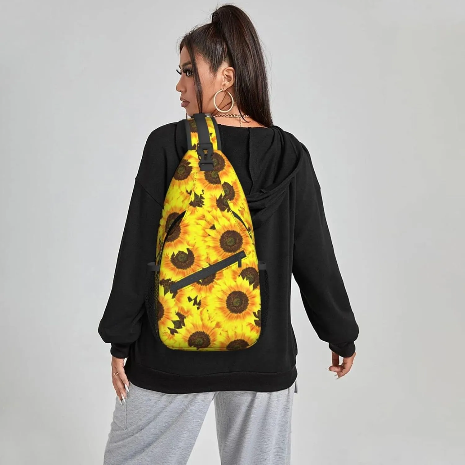 Women Bright Sunflowers Crossbody Sling Backpack for Men Chest Bag Shoulder Bag Lightweight One Strap Backpack Travel Outdoor Daypack