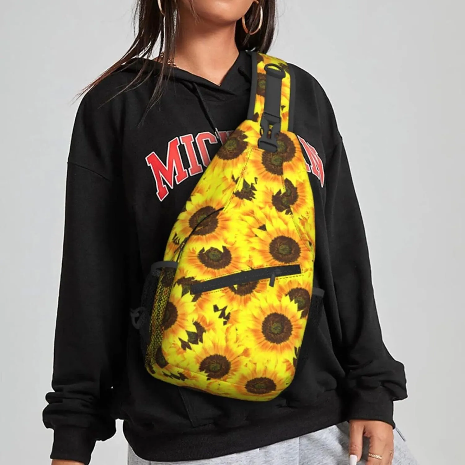 Women Bright Sunflowers Crossbody Sling Backpack for Men Chest Bag Shoulder Bag Lightweight One Strap Backpack Travel Outdoor Daypack