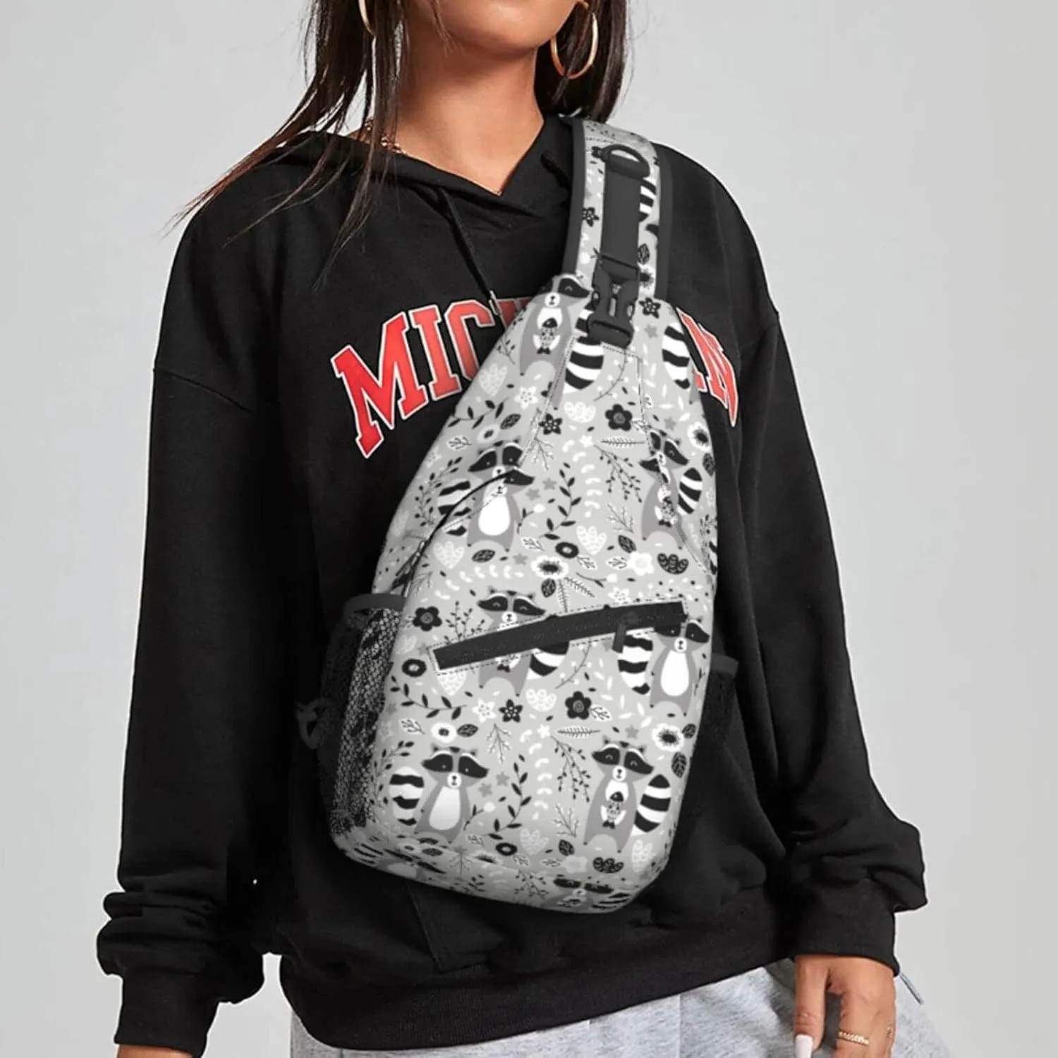 Women Cartoon Animals Raccoon Crossbody Sling Backpack for Men Chest Bag Shoulder Bag Lightweight One Strap Backpack Travel Outdoor Daypack