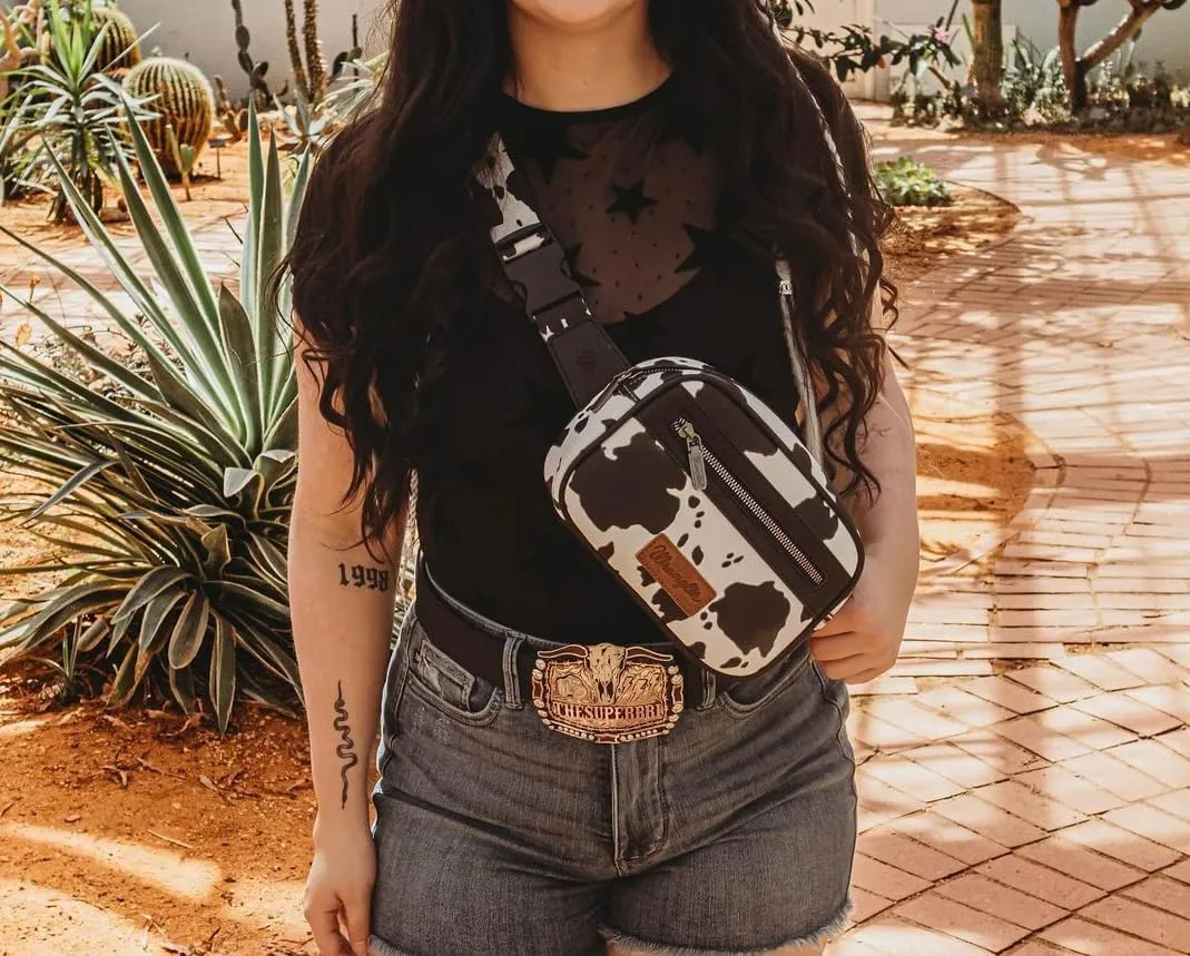 Wrangler Waist Pack for Women Cow Print Fanny Pack Men's Crossbody Belt Bag With Guitar Strap, Black